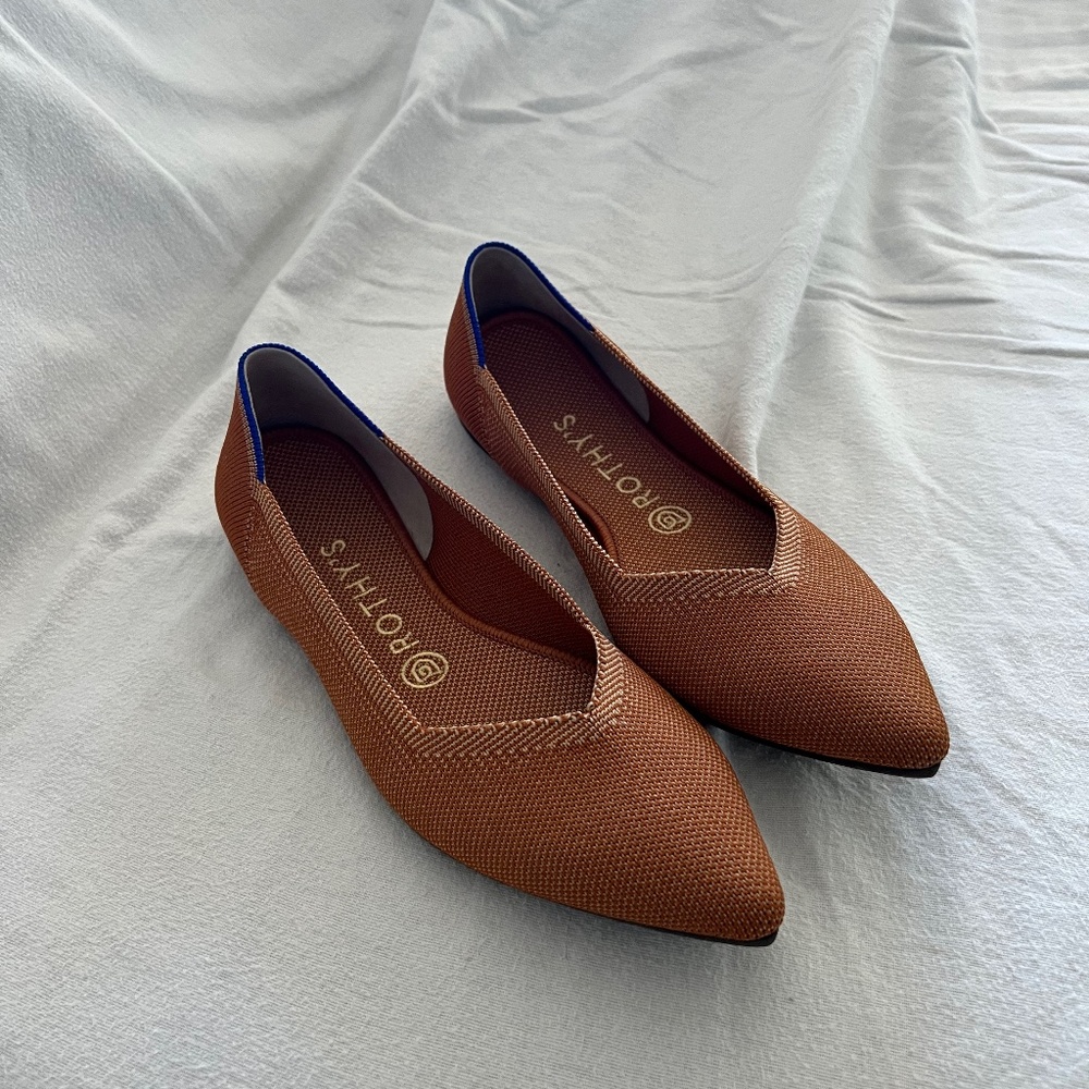Like New Rothy’s Pointed Flats in Fawn